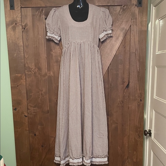 Tailor Vintage Dresses & Skirts - vintage Brown and White dress Was handmade